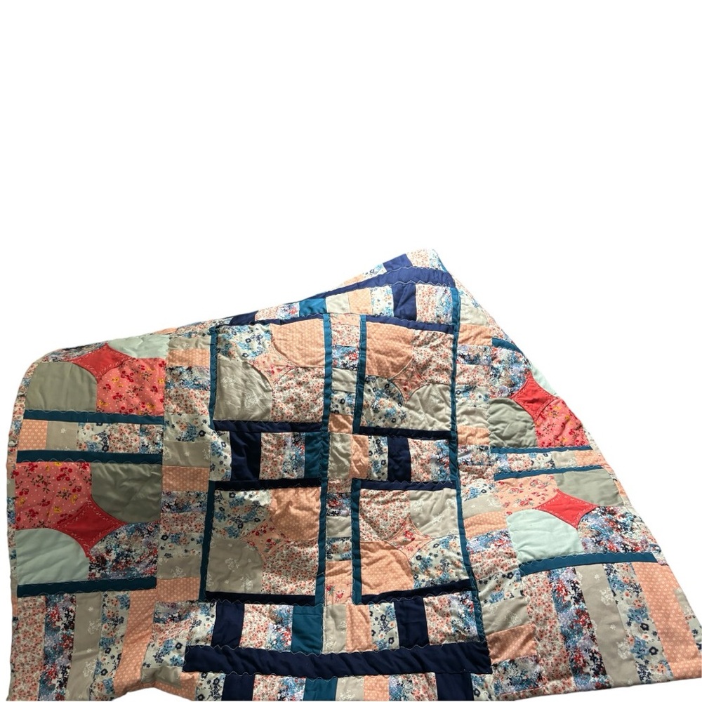 Beautiful lap quilt / can be used for baby quilt too!